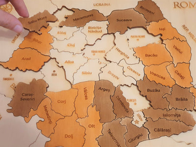 Puzzle din lemn natur - Harta Romaniei gravata pe Judete si Orase
