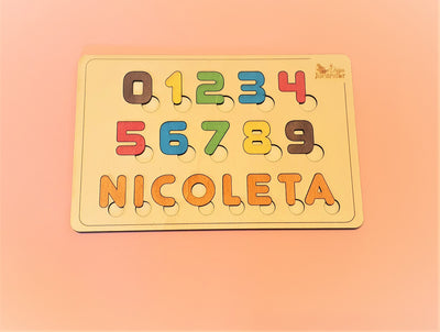 Puzzle din lemn incastru Personalizat cu Nume -  Cifre colorate si Nume